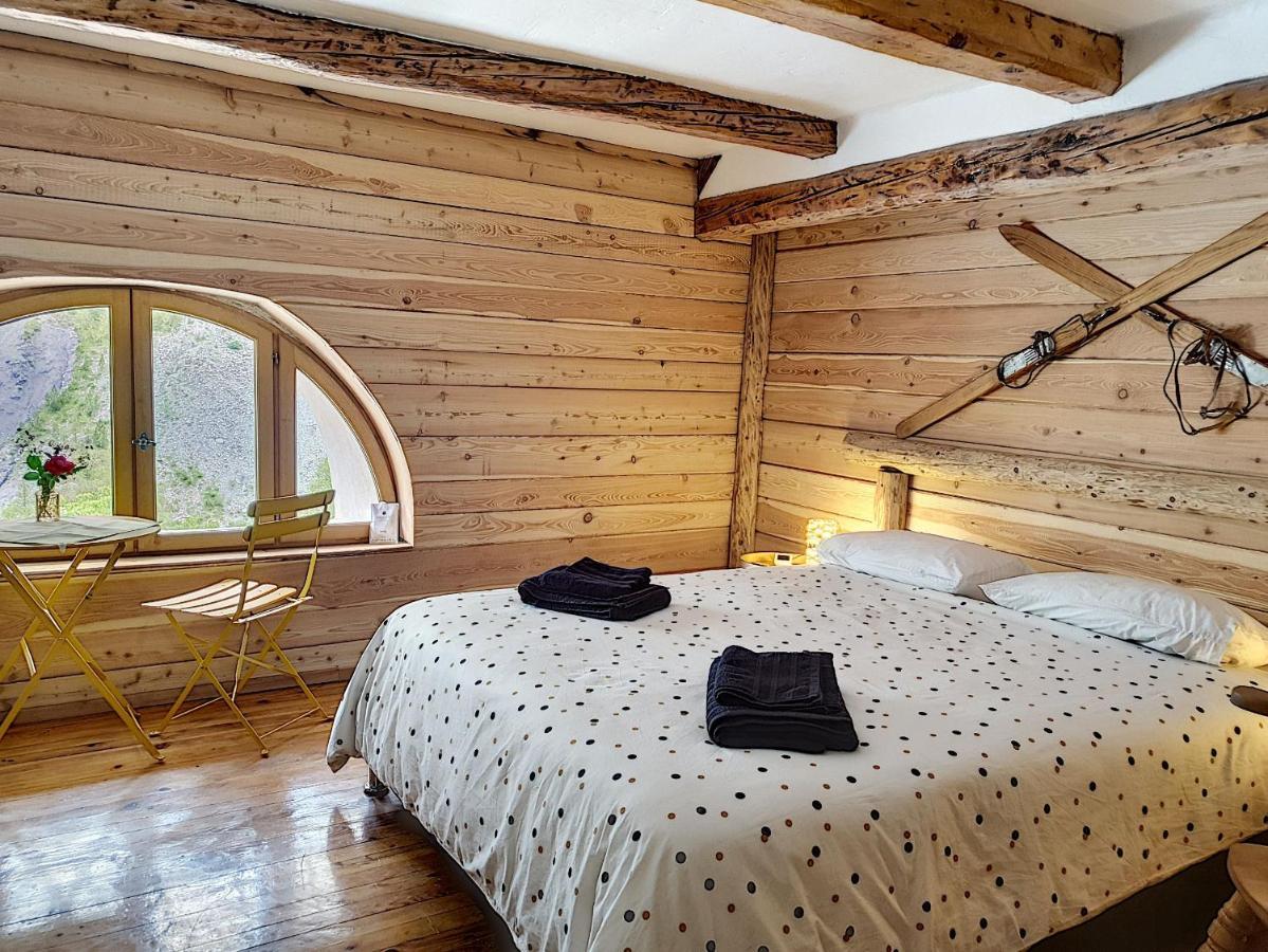 La Maison Basse Saint-Dalmas-le-Selvage Luaran gambar